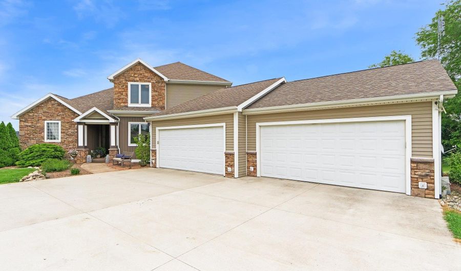 4460 N 425 W, Angola, IN 46703 - 5 Beds, 4 Bath