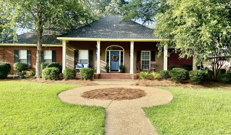 1024 Riverchase North Dr, Brandon, MS 39047 - 3 Beds, 2 Bath
