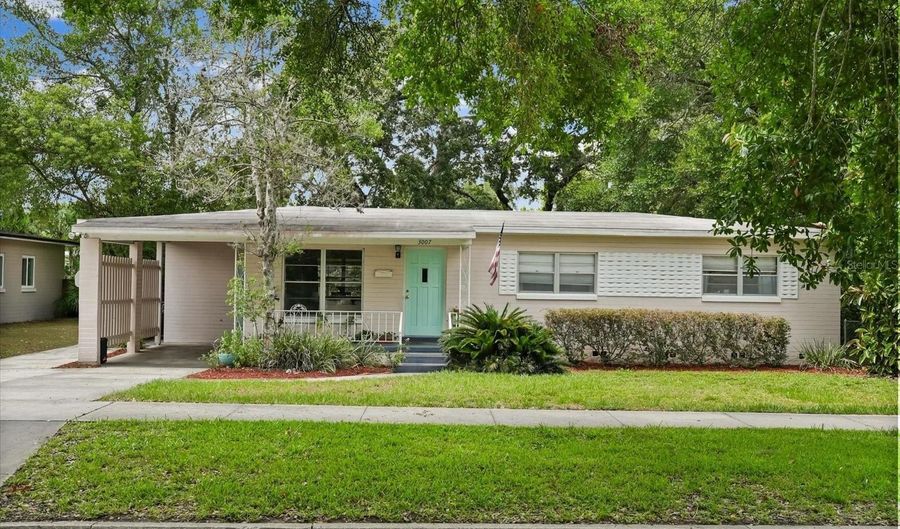 3007 HUNTINGTON St, Orlando, FL 32803 - 3 Beds, 2 Bath