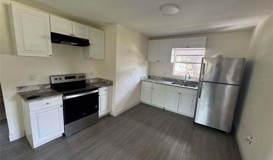 1010 JONES St B2, Clearwater, FL 33755 - 2 Beds, 1 Bath