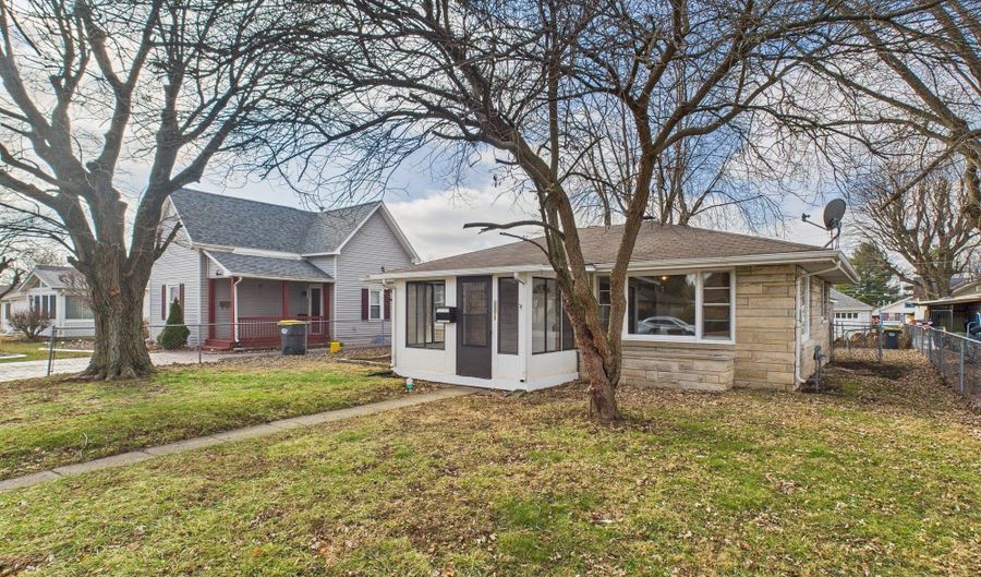 3611 E Lynn St, Anderson, IN 46013 - 2 Beds, 1 Bath
