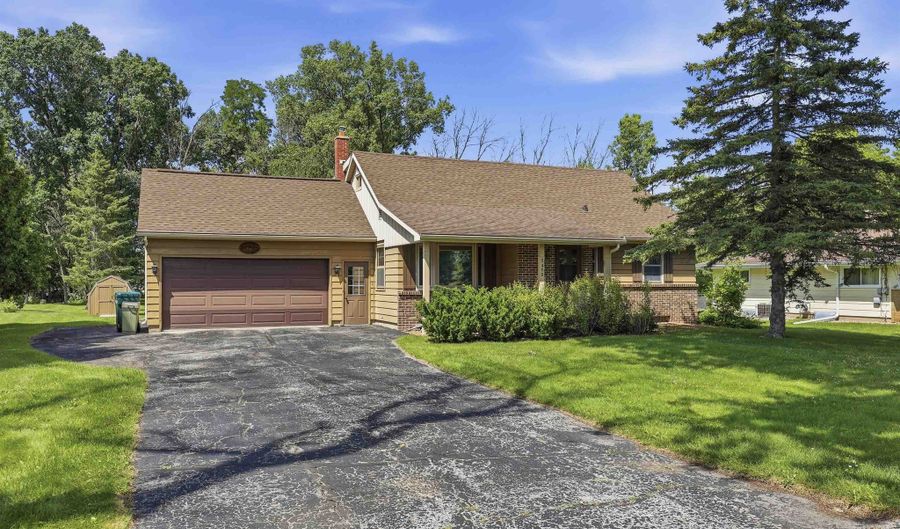 5400 LONG Ct, Appleton, WI 54914 - 3 Beds, 2 Bath