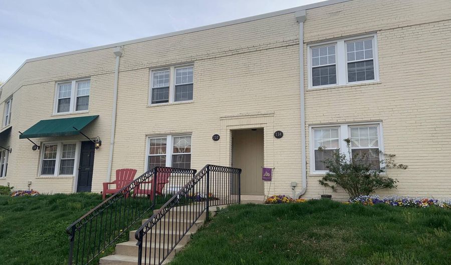 732 N OAKLAND St, Arlington, VA 22203 - 1 Beds, 1 Bath