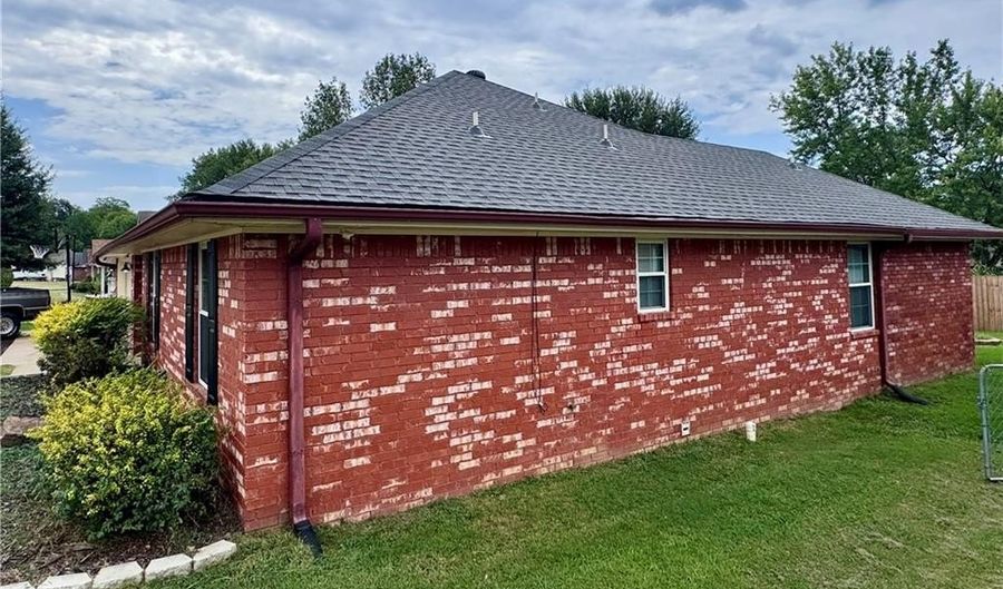 603 J St, Barling, AR 72923 - 3 Beds, 2 Bath