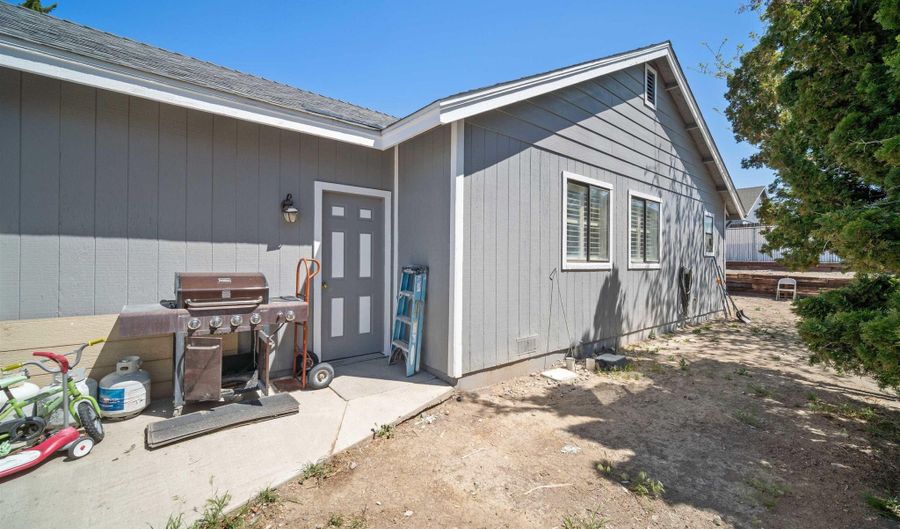 1702 Johns Cir, Fernley, NV 89408 - 4 Beds, 2 Bath