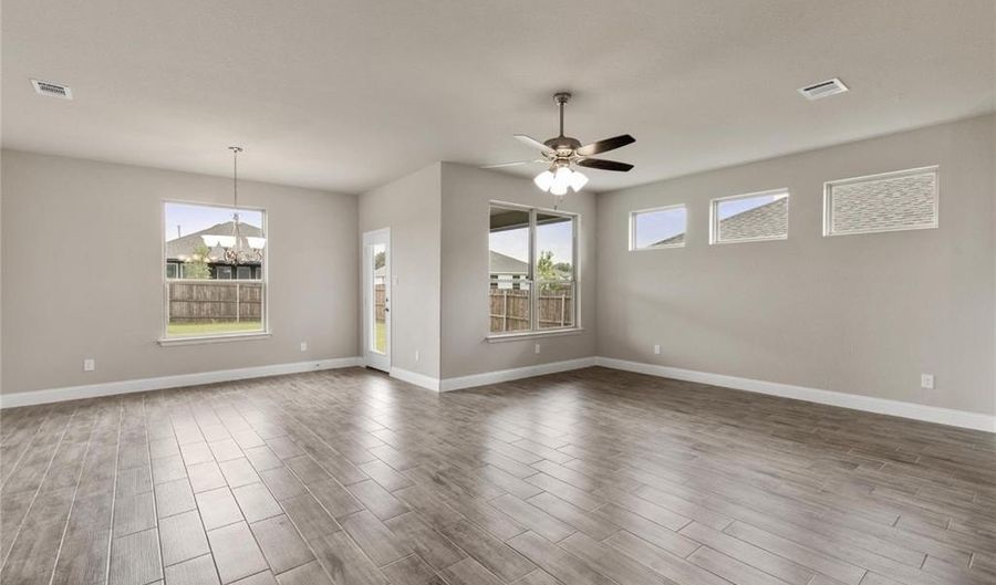 328 Rita Ridge Ct, Millsap, TX 76066 - 3 Beds, 2 Bath