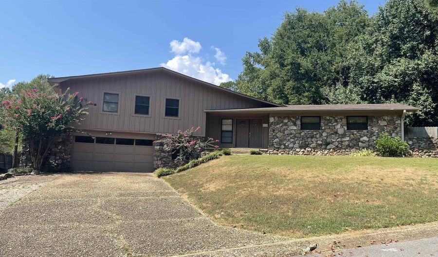 1710 Hidden Valley Dr, Benton, AR 72019 - 3 Beds, 3 Bath