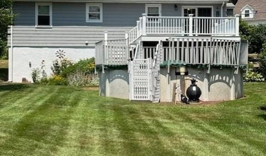 61 Alaska St, Cumberland, RI 02864 - 3 Beds, 2 Bath
