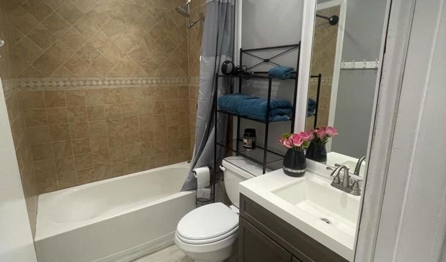 656 Roja St, Oceanside, CA 92057 - 4 Beds, 2 Bath