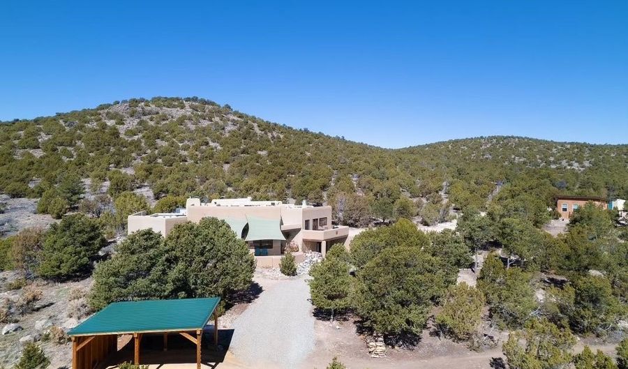 100 Lobo Ranch Rd, Arroyo Hondo, NM 87513 - 2 Beds, 2 Bath