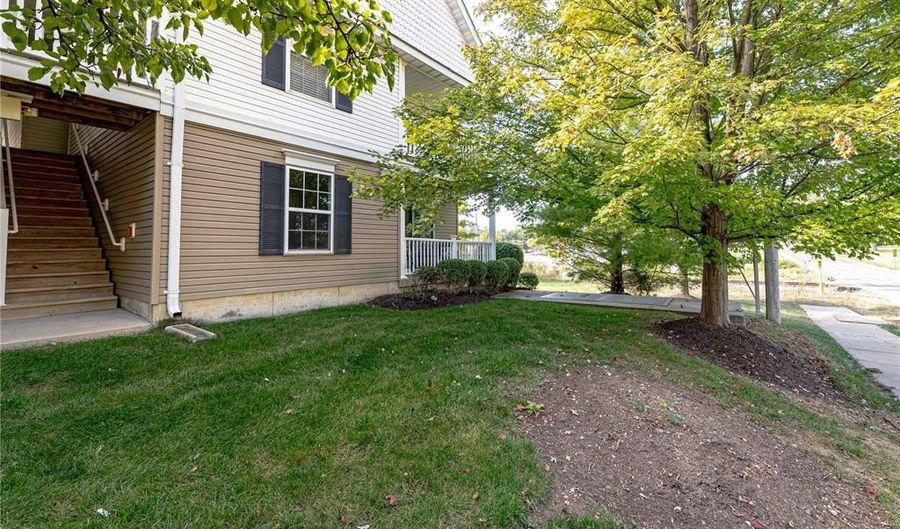 9723 Crayford Rd 1B, Affton, MO 63123 - 2 Beds, 2 Bath