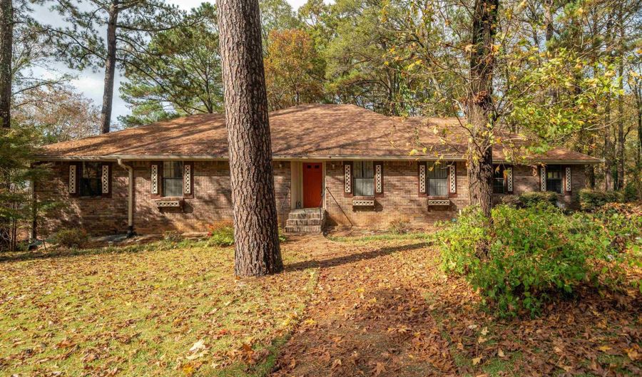 10 Ivy Cir, Arkadelphia, AR 71923 - 6 Beds, 3 Bath