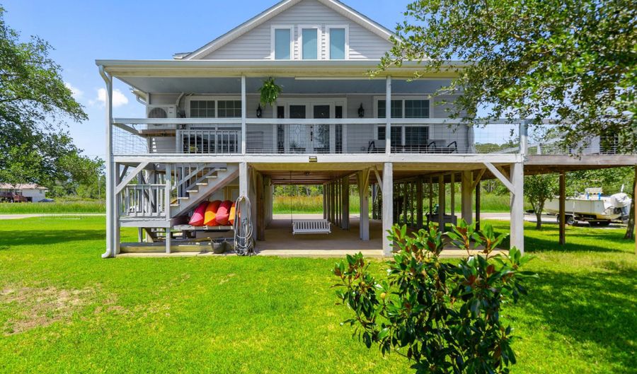 5015 1st Ave, Bay St. Louis, MS 39520 - 5 Beds, 3 Bath
