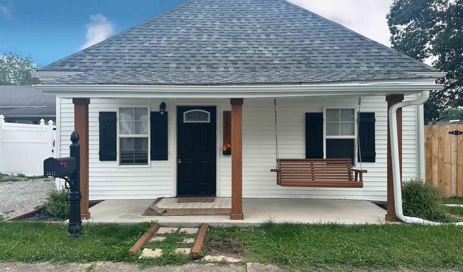1617 6th St, Bedford, IN 47421 - 3 Beds, 1 Bath
