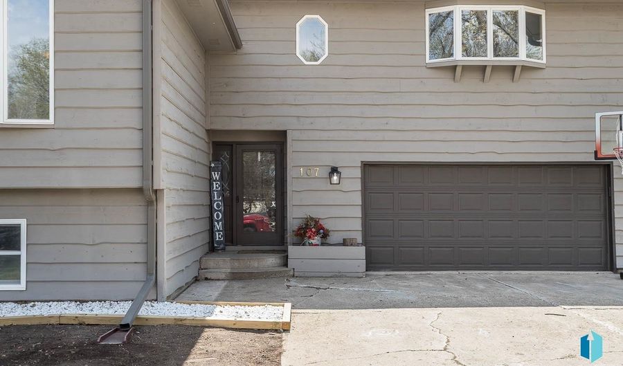107 E Willow St, Beresford, SD 57004 - 5 Beds, 2 Bath