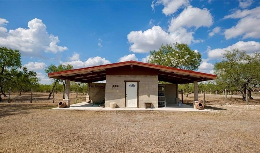 240 County Road 2112, Alice, TX 78332 - 4 Beds, 4 Bath