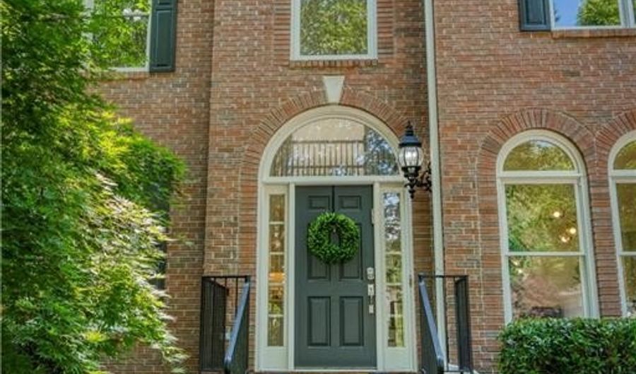 10425 Cranchester Way, Alpharetta, GA 30022 - 5 Beds, 4 Bath