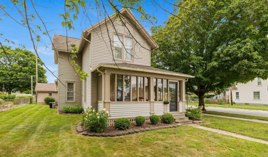 503 S Indiana Ave, Auburn, IN 46706 - 3 Beds, 1 Bath