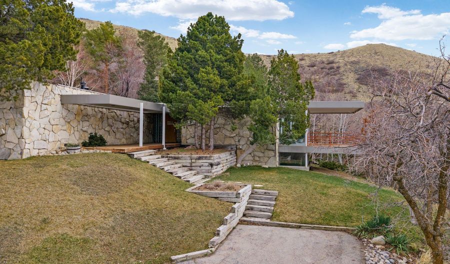 1856 FORT CANYON Rd, Alpine, UT 84004 - 5 Beds, 4 Bath