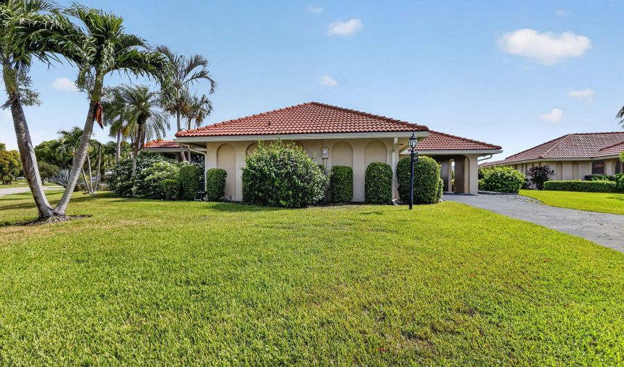 213 Rio Vista Cir, Atlantis, FL 33462 - 2 Beds, 2 Bath