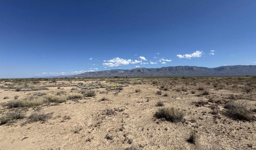 Lot 5 Anillo Del Oeste, Alamogordo, NM 88310 - 0 Beds, 0 Bath
