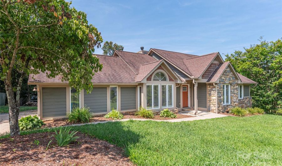 2 New Cross South S, Asheville, NC 28805 - 3 Beds, 2 Bath
