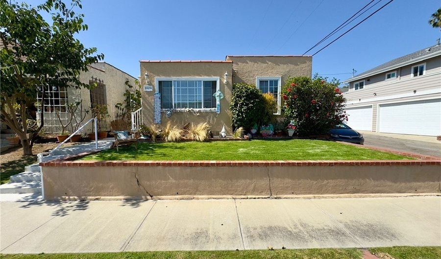 2063 W 220th St, Torrance, CA 90501 - 2 Beds, 1 Bath