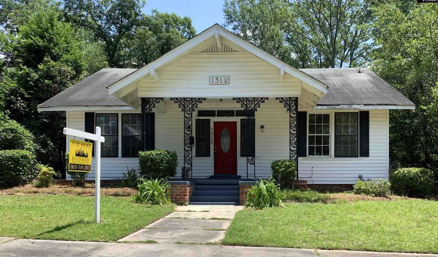 1312 MAPLE St, Columbia, SC 29205 - 5 Beds, 3 Bath