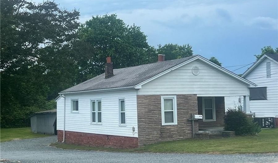 3706 Archdale Rd, Archdale, NC 27263 - 2 Beds, 1 Bath