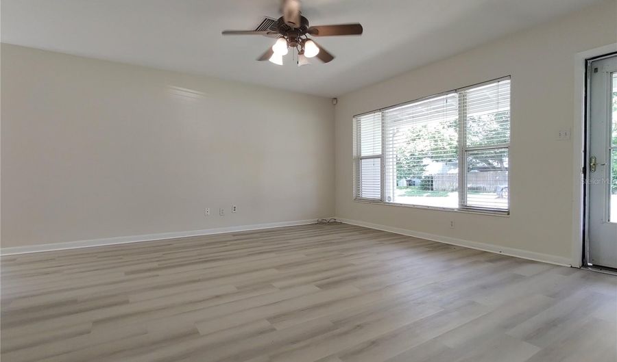 516 ELLSWORTH St, Altamonte Springs, FL 32701 - 3 Beds, 2 Bath