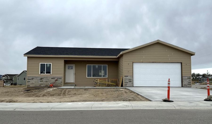 650 Fossil Butte St, Mills, WY 82644 - 3 Beds, 2 Bath