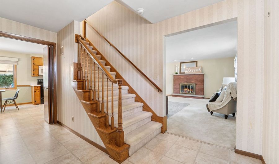 513 E GREENFIELD St, Appleton, WI 54911 - 4 Beds, 3 Bath