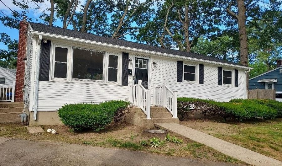 16 Fyffe Ave, Cranston, RI 02920 - 3 Beds, 1 Bath