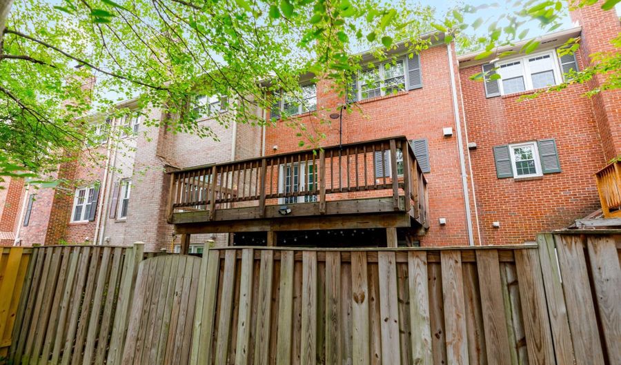 8207 CEDAR LANDING Ct, Alexandria, VA 22306 - 4 Beds, 4 Bath