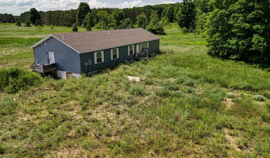 303 Westwood Rd NW, Alden, MI 49612 - 4 Beds, 3 Bath