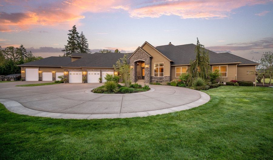 26740 S FISH Rd, Mulino, OR 97042 - 5 Beds, 5 Bath