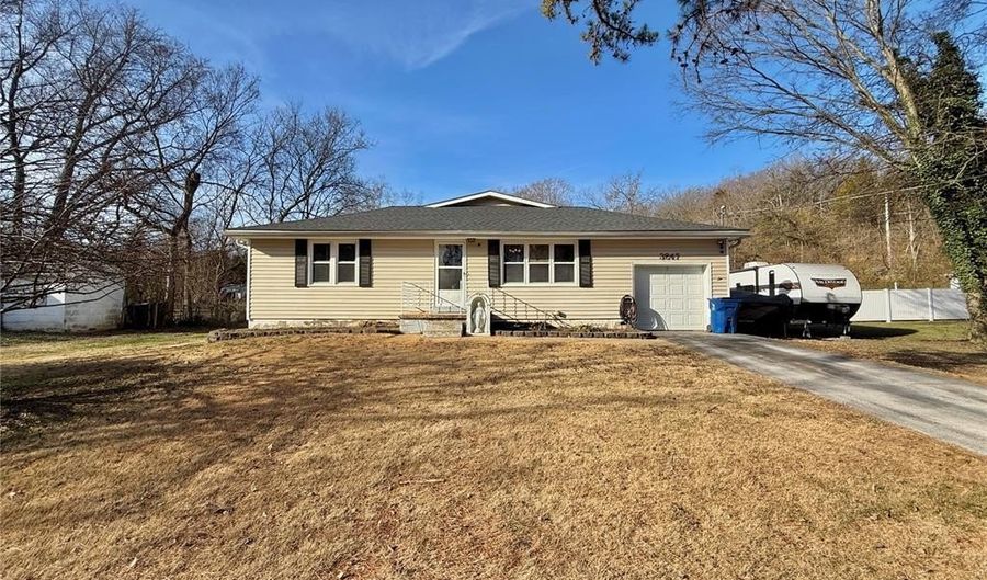 3847 Parkway Ln, Arnold, MO 63010 - 3 Beds, 2 Bath