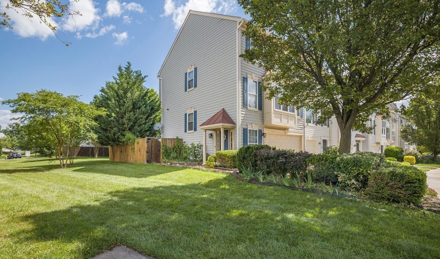 43782 BROOKLINE Ter, Ashburn, VA 20147 - 3 Beds, 4 Bath
