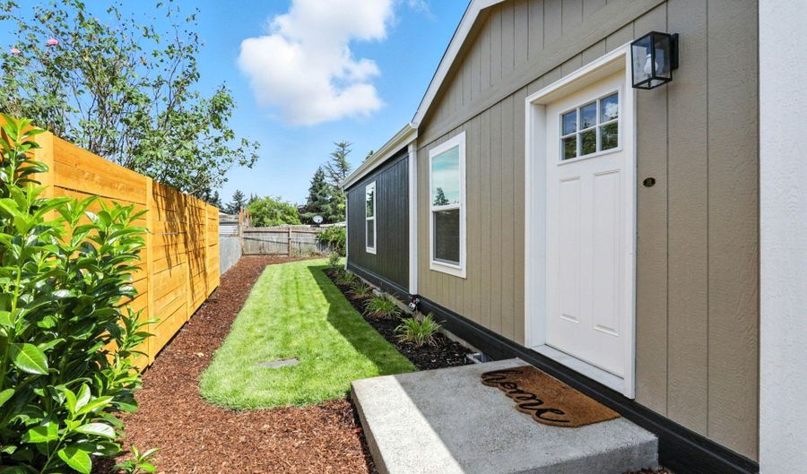 11657 GROUSE Ln, Aurora, OR 97002 - 3 Beds, 2 Bath