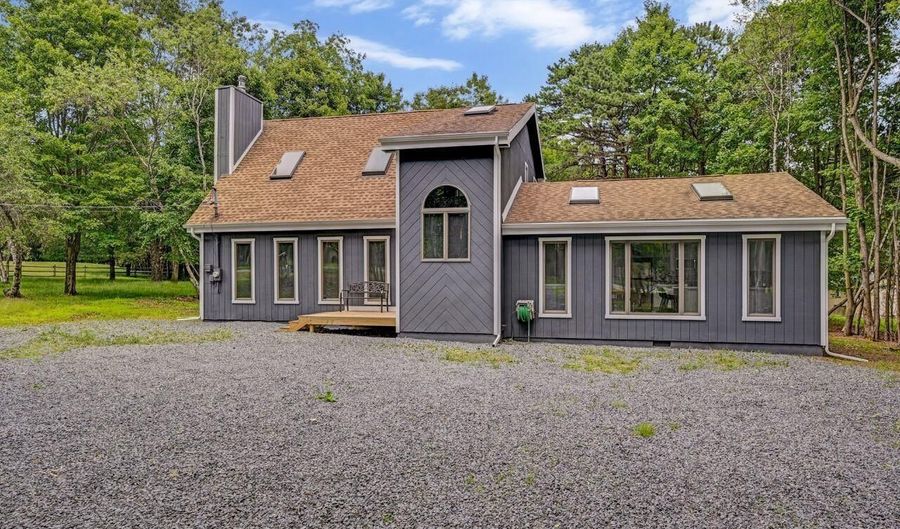 875 Stony Mountain Rd, Albrightsville, PA 18210 - 4 Beds, 2 Bath