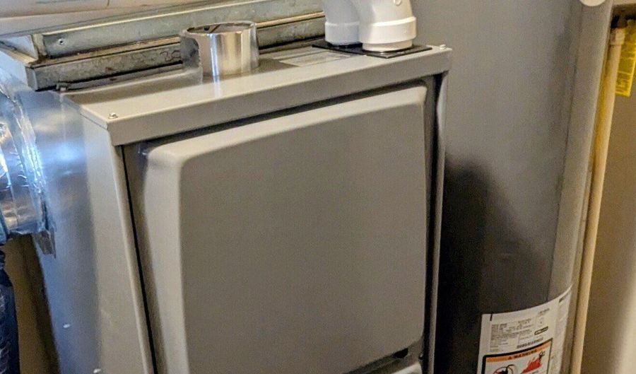 212 E Garfield St, Alexandria, IN 46001 - 3 Beds, 2 Bath