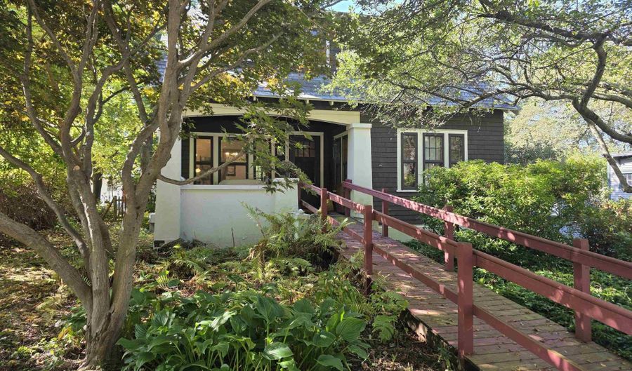 16 Vermont Ave, Brattleboro, VT 05301 - 3 Beds, 2 Bath