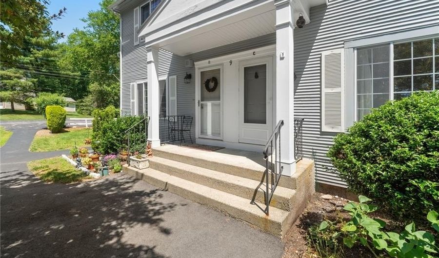 9 Eagle Run C, Warwick, RI 02818 - 2 Beds, 3 Bath