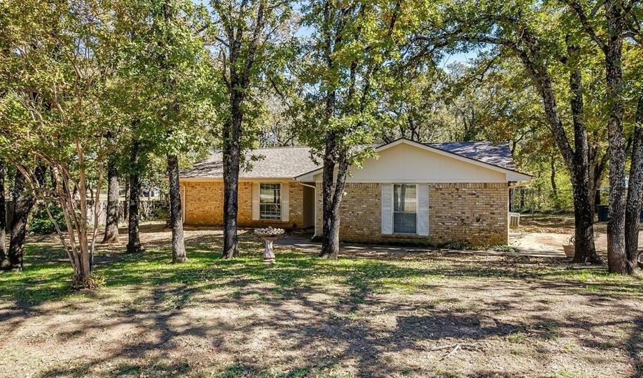 4528 Oak Dr, Alvarado, TX 76009 - 3 Beds, 2 Bath