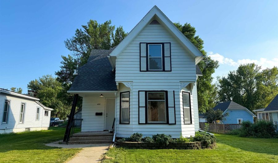 420 MAIN St, Akron, IA 51001 - 3 Beds, 3 Bath