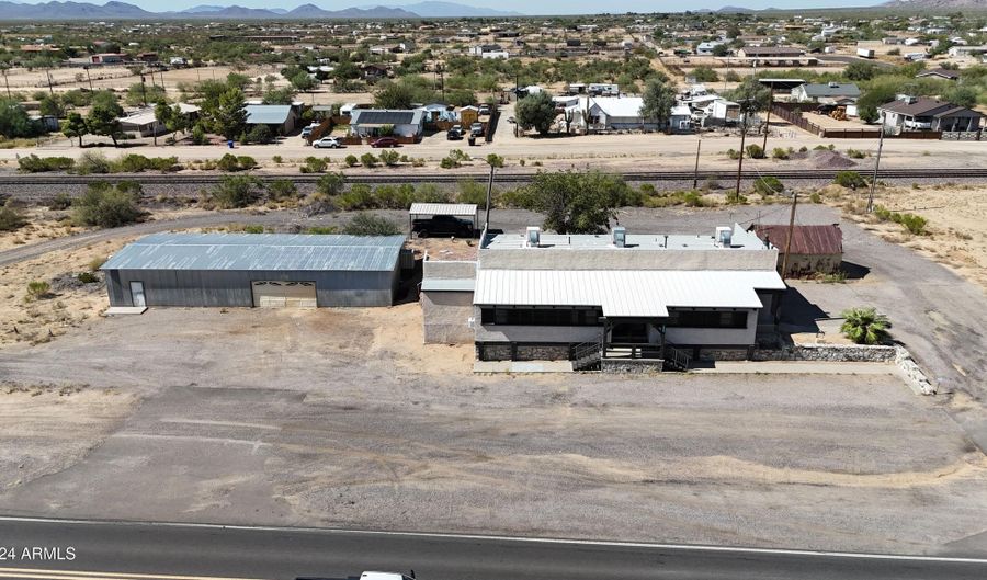 27280 S STATE ROUTE 89 Hwy, Congress, AZ 85332 - 2 Beds, 3 Bath