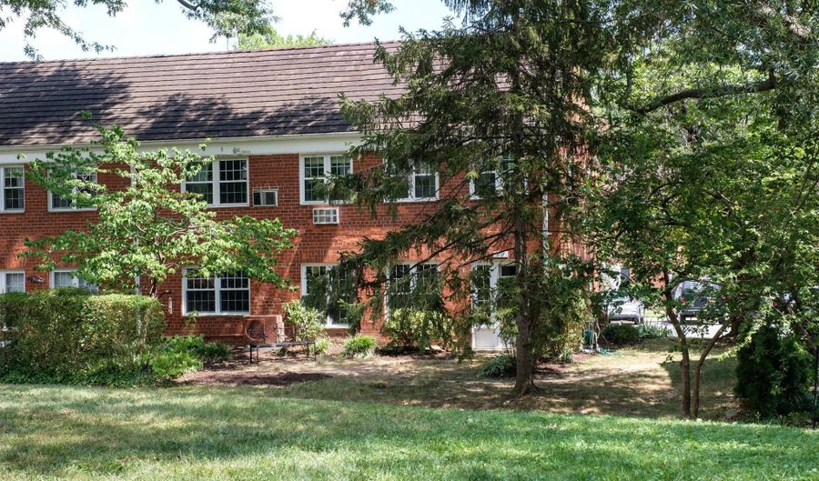3117 RAVENSWORTH Pl, Alexandria, VA 22302 - 1 Beds, 1 Bath