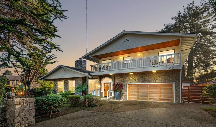 320 Cliff Dr, Aptos, CA 95003 - 3 Beds, 4 Bath