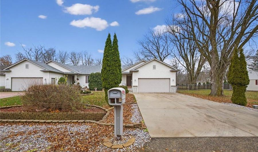1606 17th St SW, Austin, MN 55912 - 3 Beds, 2 Bath