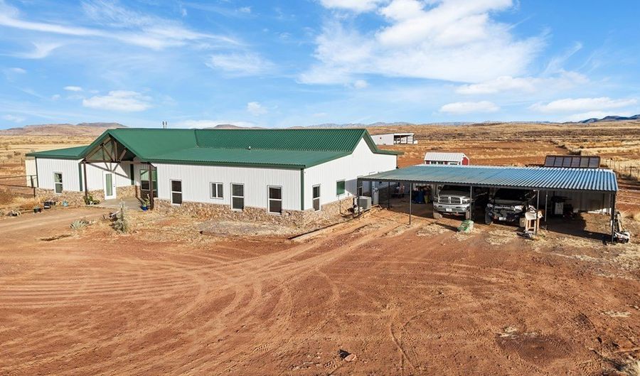 238 Sendero Horse Thief, Alpine, TX 79830 - 5 Beds, 4 Bath
